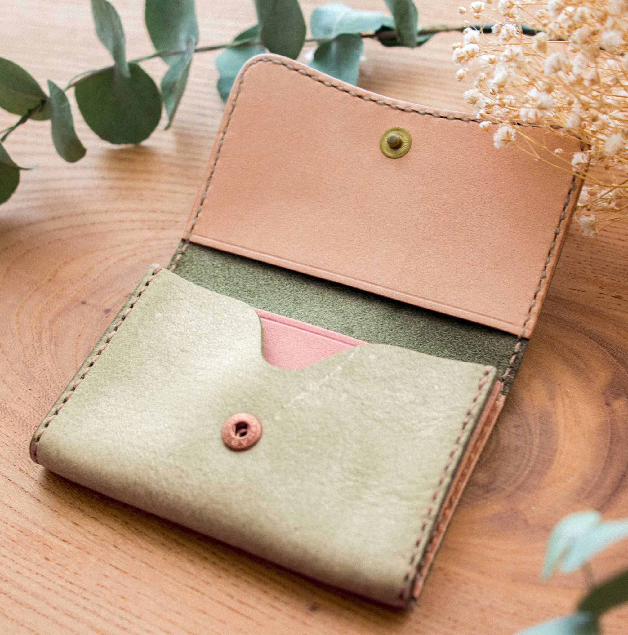 気まぐれレザーの名刺入れ